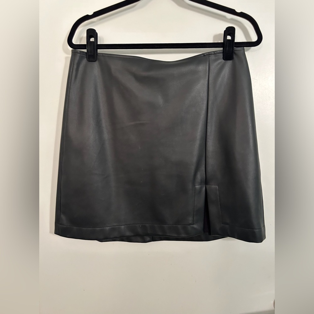 maeve by anthropologie size 12 faux leather black mini skirt